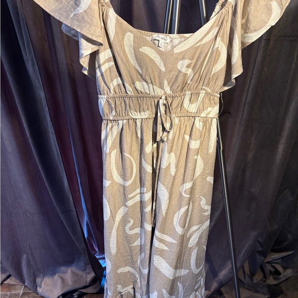 Blu Pepper Beige and White Maxi Dress - Picture 6 of 10